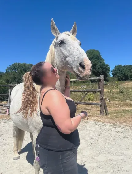 Carina, 23