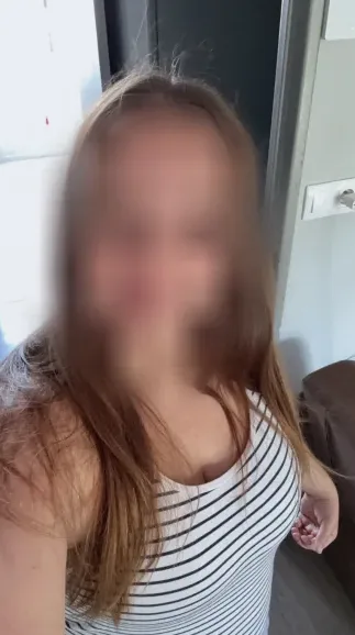 Carla, 29