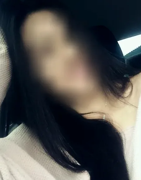 Daniela, 34