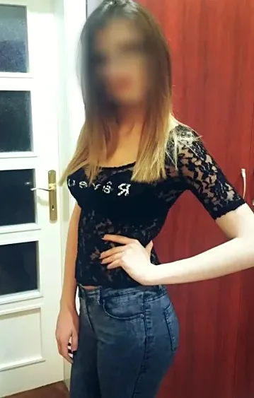 Jacqueline, 32