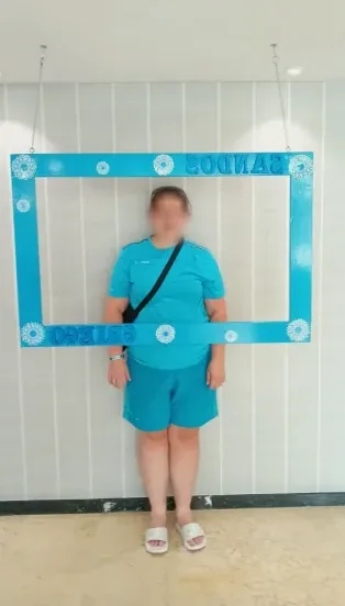 Julia, 35