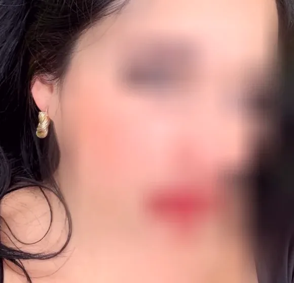 Juliane, 37
