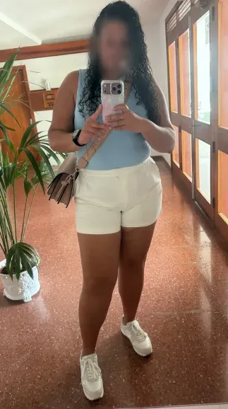 Katharina, 33