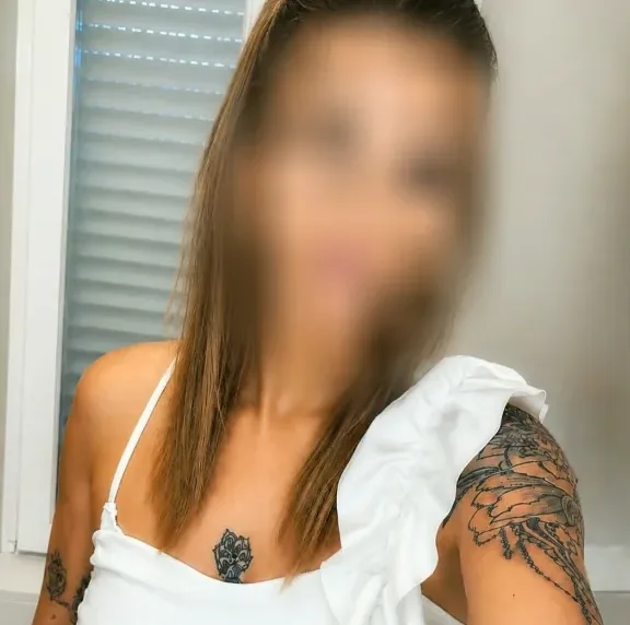 Kira, 30
