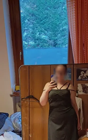 Kira, 27