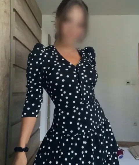 Laura, 32