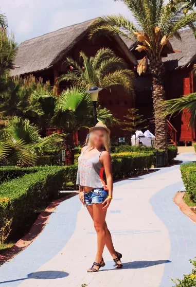 Lea, 32