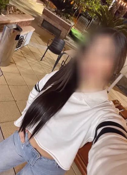 Pia, 24