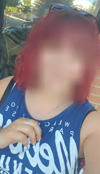 Vanessa, 28