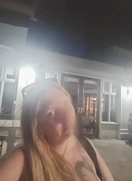Viktoria, 35