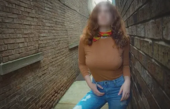 Yvonne, 32
